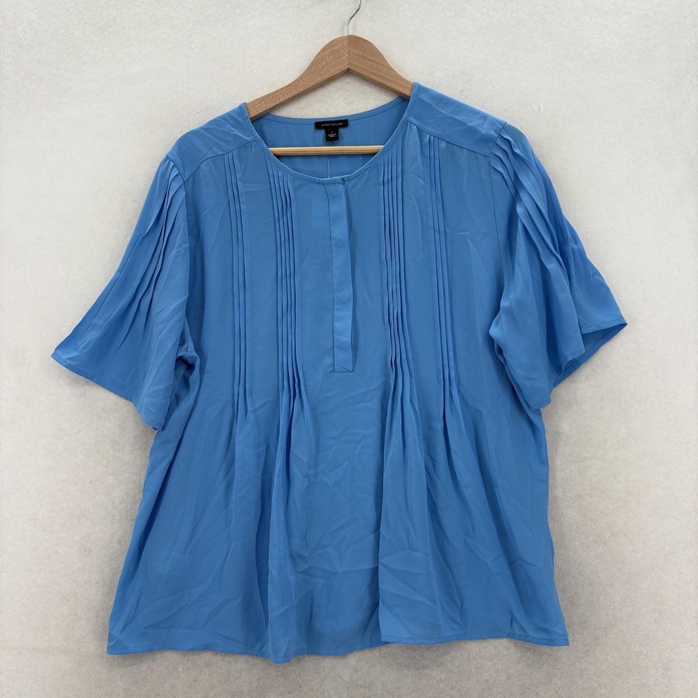 Ann Taylor Blouse Womens L Blue Pleated Short Sleeve Round Neck Stretch Top NWT